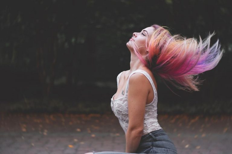 Dlaczego warto odwiedzać salony sieci fryzjerskiej We Love Keratin?