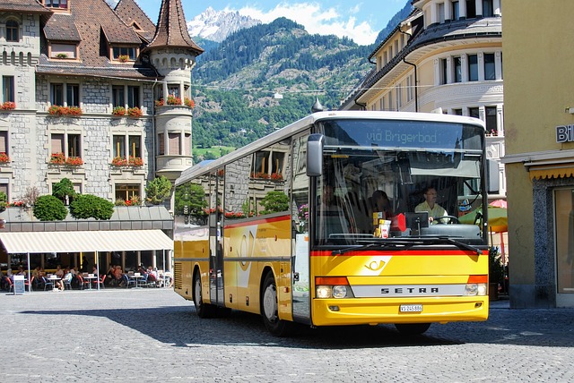 Dlaczego warto zdecydować się na wynajem busów