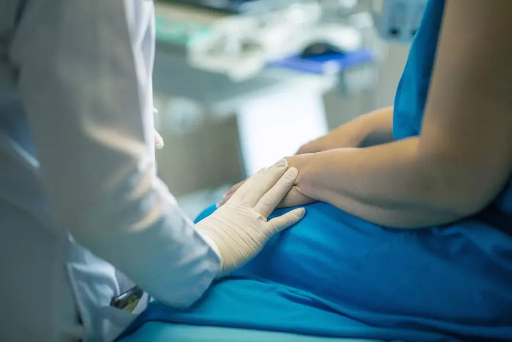 Implanty piersi — co naprawdę warto wiedzieć przed podjęciem decyzji